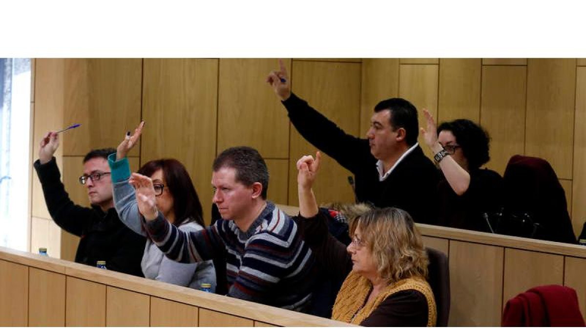 La moción logró unanimidad de los grupos políticos. MARCIANO