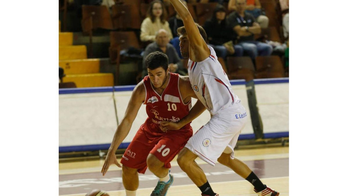 Mallou y Diéguez, pulso de bases en el derbi del Palacio.
