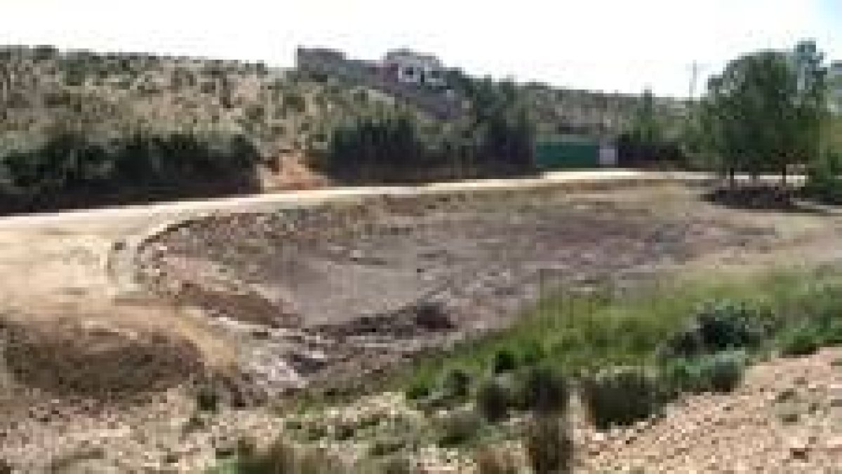 Situación en la que se encuentra la laguna del Valle de Santiago, en Trobajo del Camino