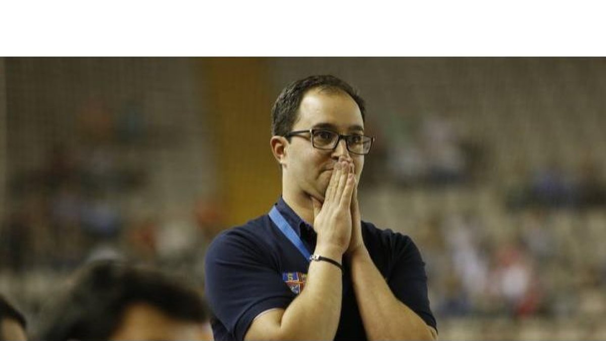 Dani Gordo ya entrenó al Ademar entre 2013 y 2015 y ahora regresará al banquillo. JESÚS F.S.