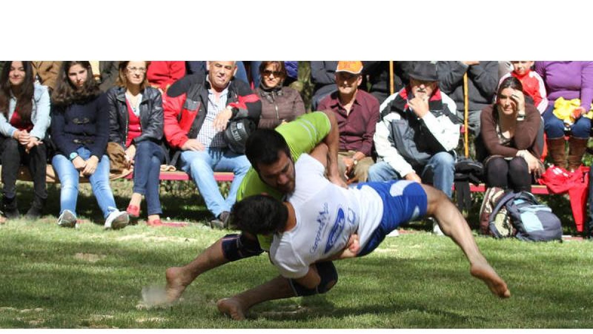 Víctor Llamazares, campeón ligero en Camposagrado y liga del 2014, da el paso a medios.