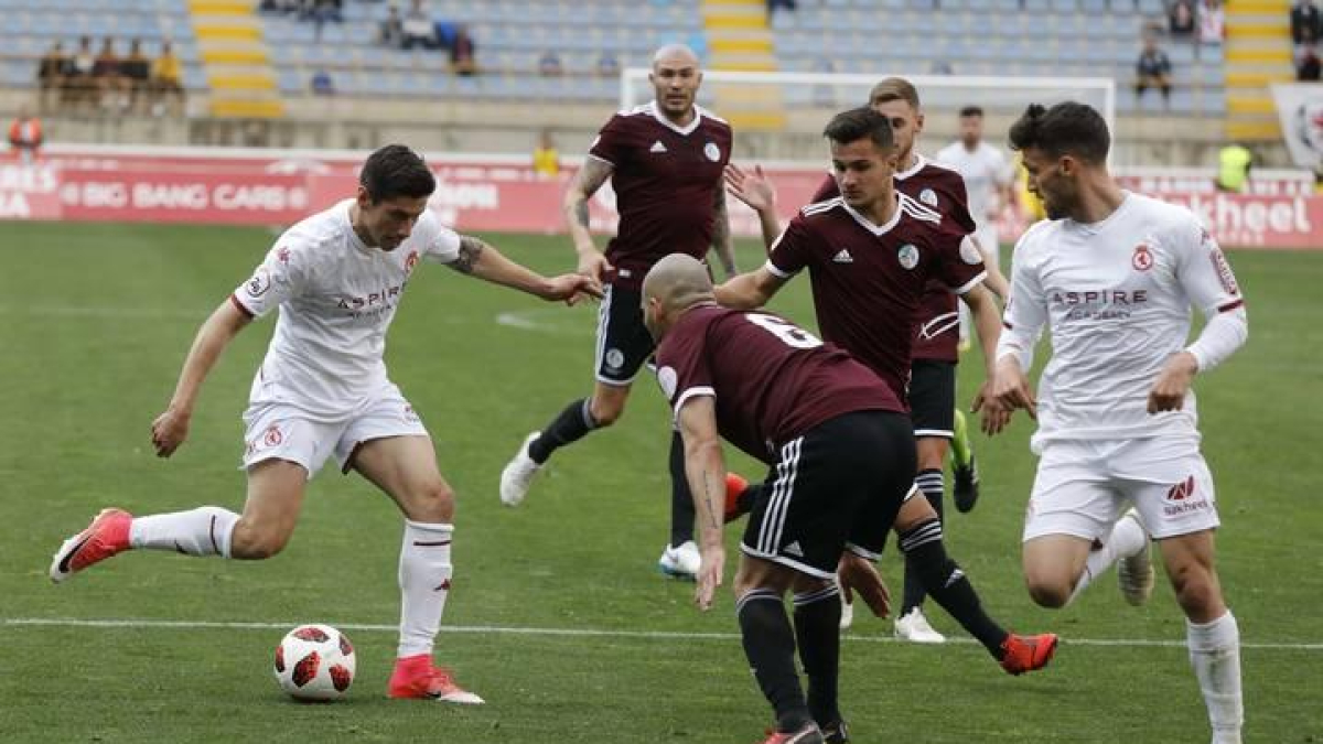 La Cultural cabreó a la afición con el pobre partido que disputó ante el Salamanca.