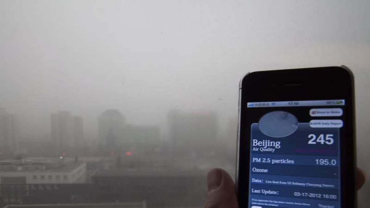 Una aplicación del iPhone muestra la medición de contaminación.