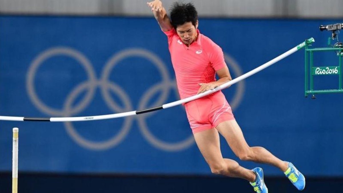 Hiroki Ogita, en el salto en el que no pudo superar el listón.