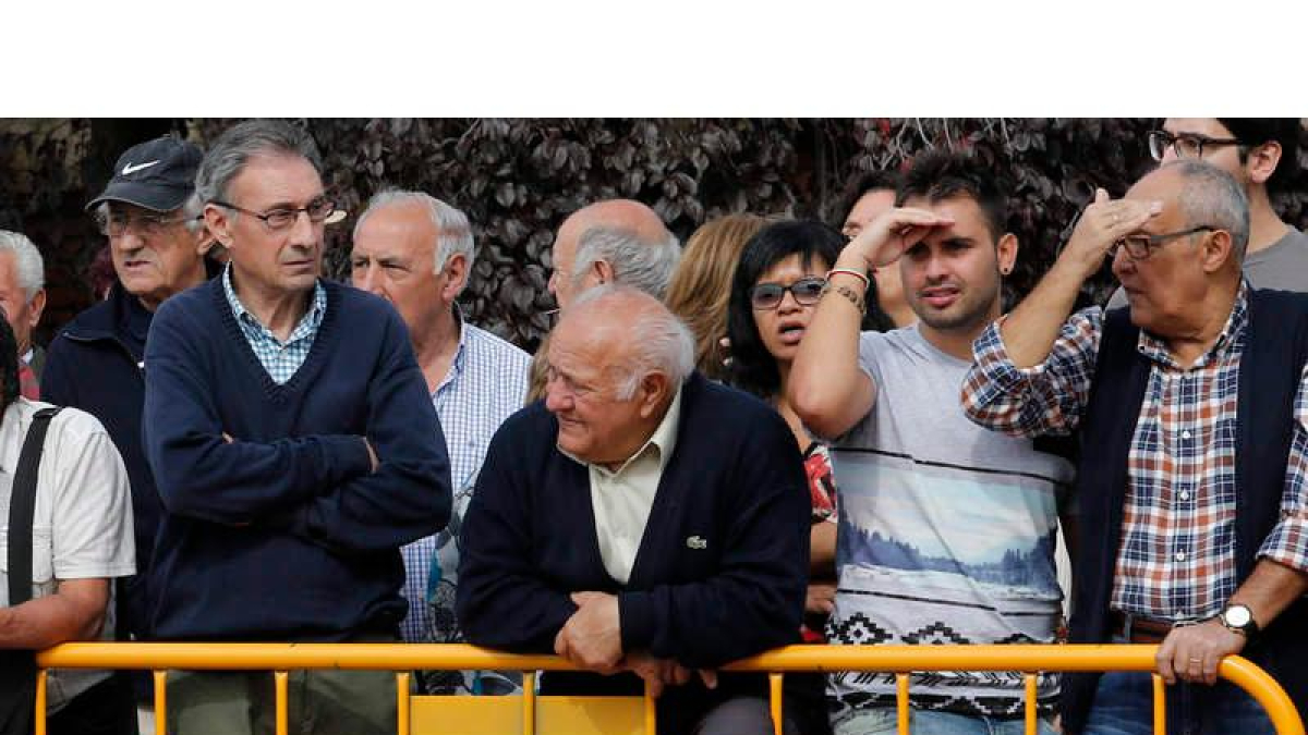 Apenas un 20% de los leoneses se preocupa de mirar hacia el futuro y buscar fórmulas de ahorro que complementen las pensiones públicas que percibirán. RAMIRO