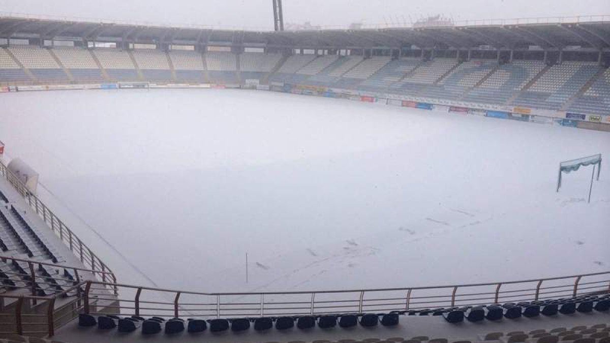 La imagen recoge el estado en el que se encuentra el Reino de León tras las nevadas de ayer.