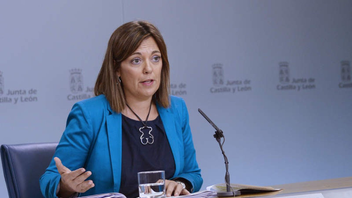 Milagros Marcos, durante la rueda de prensa posterior al Consejo de Gobierno. NACHO GALLEGO