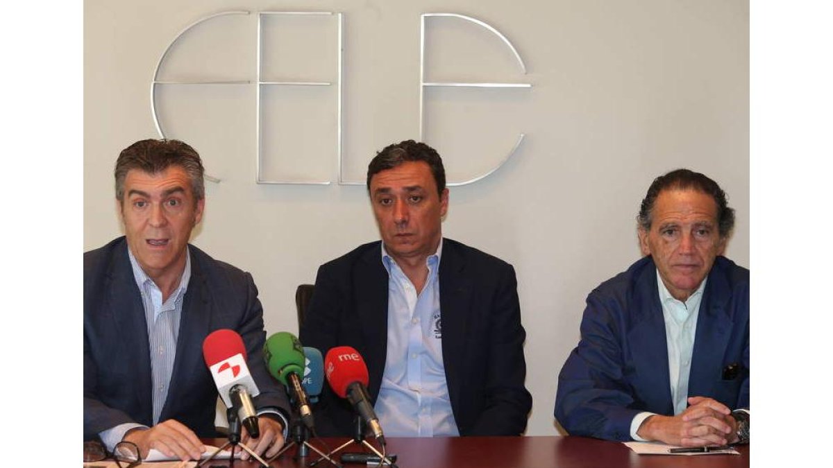 Javier Cepedano, Fernando Santos y Álvaro Díez, ayer en la Fele.