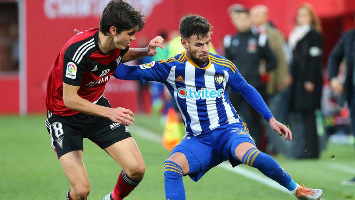 Moi Delgado fue titular en los dos últimos partidos disputados por la Deportiva. L. DE LA MATA