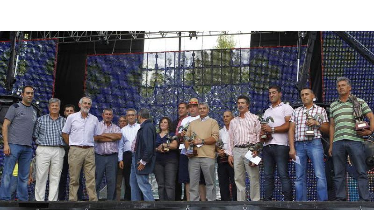 Los premiados por Ugal en el transcurso de la fiesta campesina, en Valencia de Don Juan.