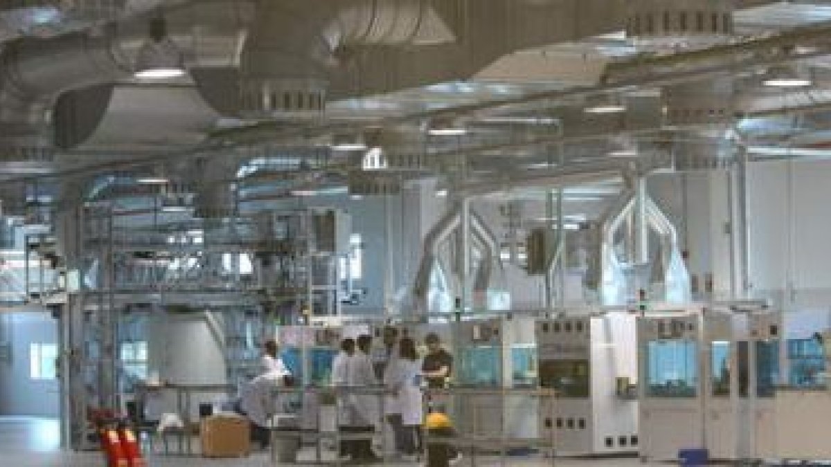 Interior de la planta de producción de células fotovoltaicas de la empresa Cel Celis en el polígono