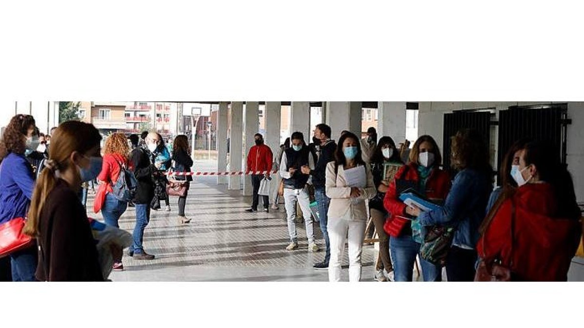 Imagen de archivo de las últimas oposiciones a Secundaria realizadas en León. MARCIANO PÉREZ