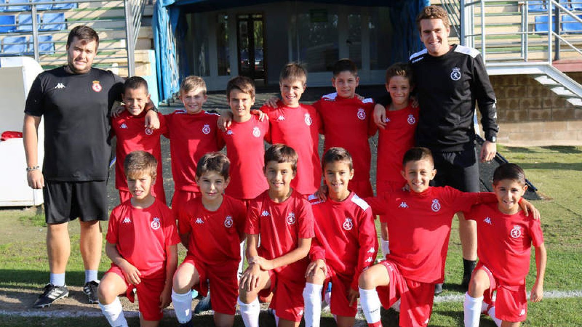 Formación de la Cultural que puede proclamarse campeón benjamín de Castilla y León. DL