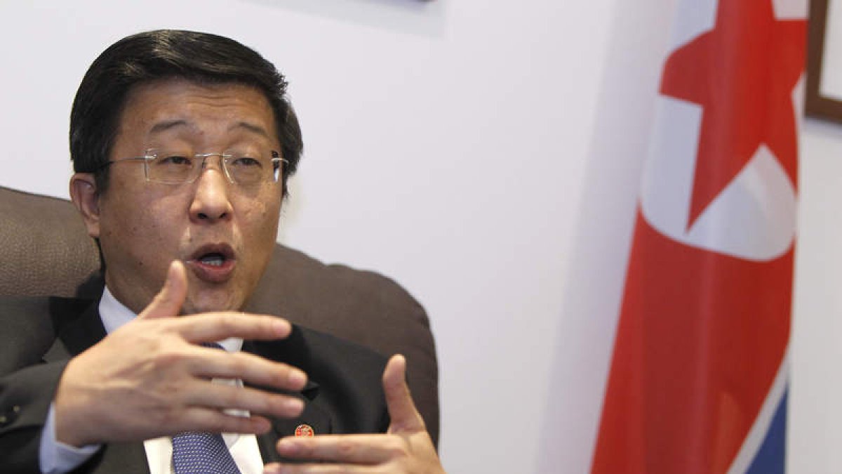 El embajador norcoreano en España, Kim Hyok Chol. JAVIER TORMO