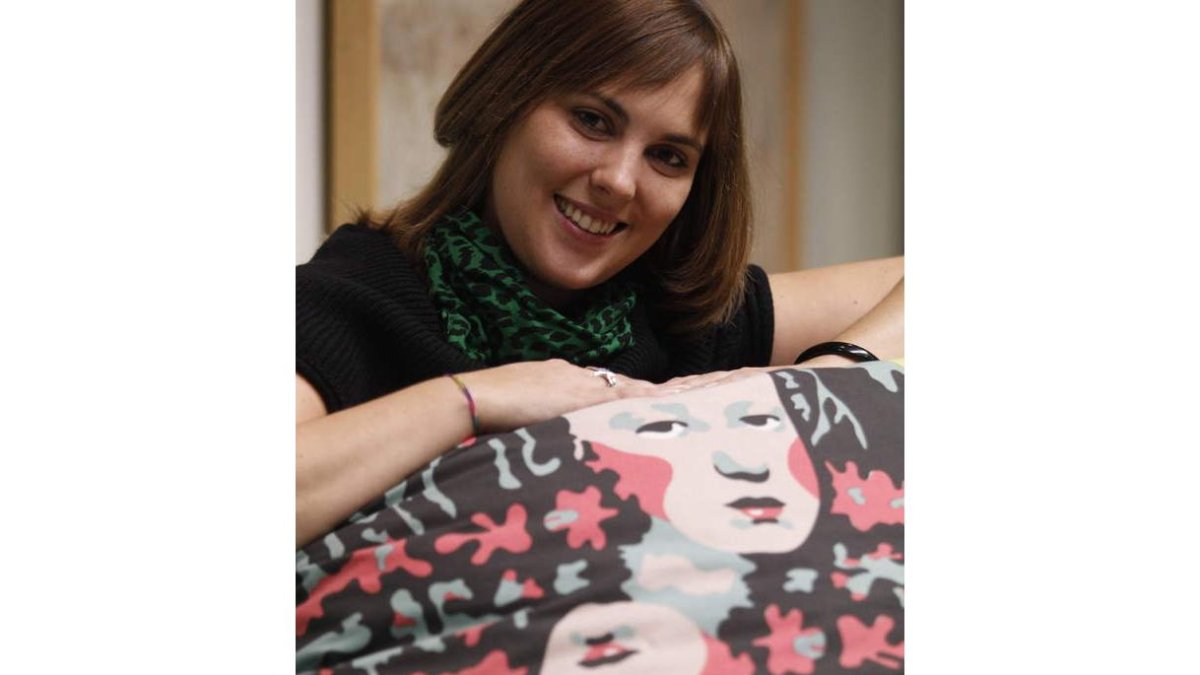 Sara Varela, joven mastectomizada por cáncer que espera la reconstrucción del pecho.
