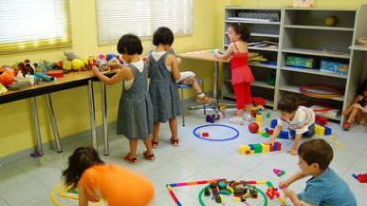 Niños disfrutando el verano pasado de las actividades.