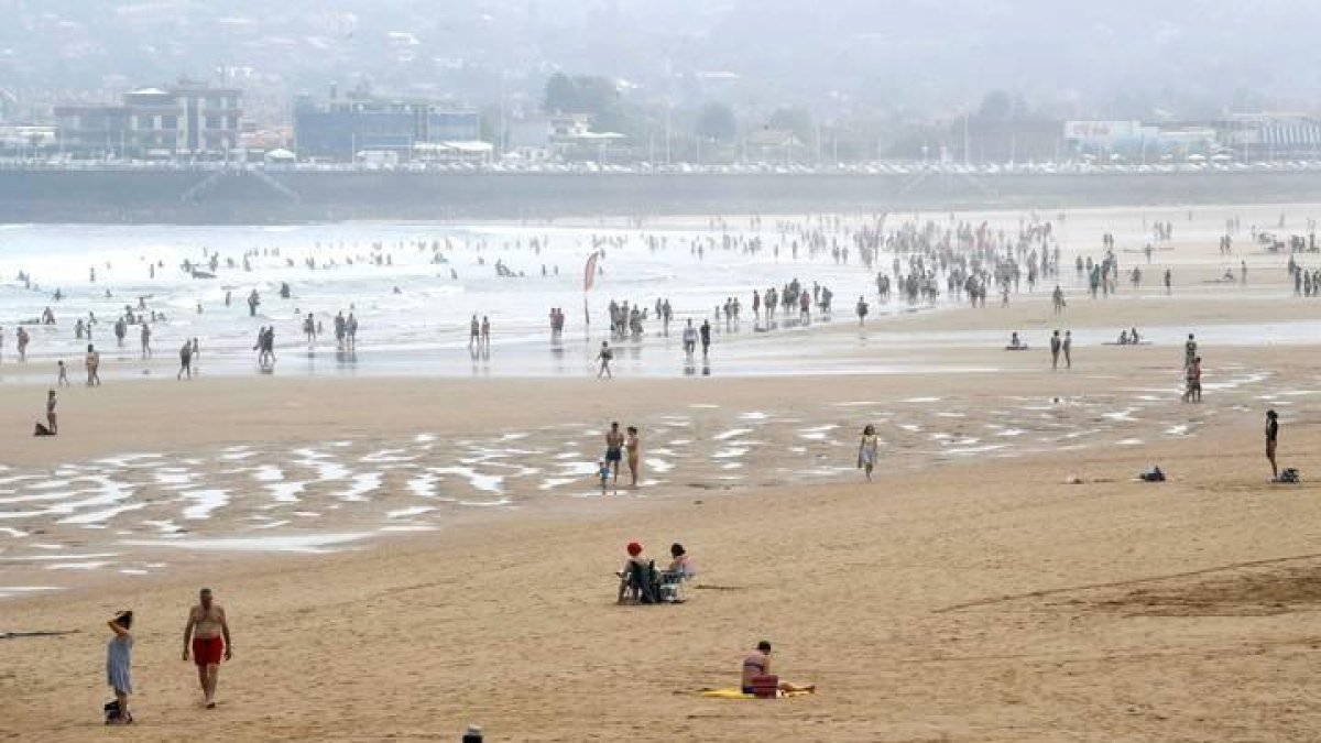 Imagen de la playa de Gijón