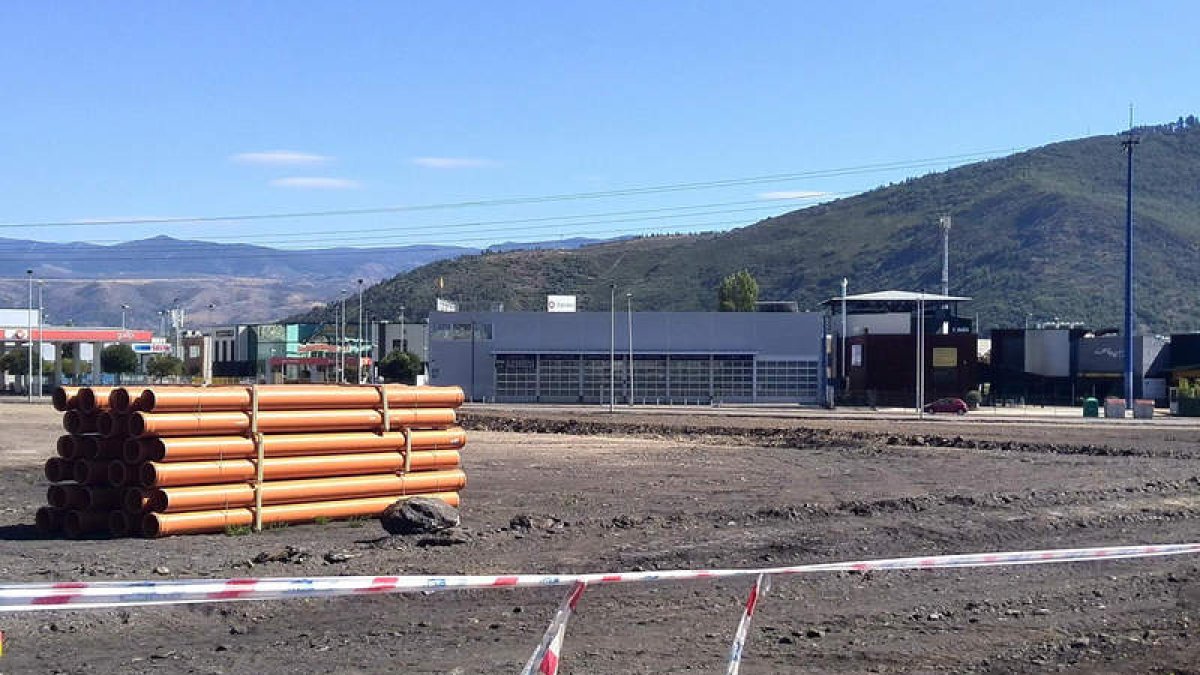 La firma de distribución de bricolaje, filial de Leroy Merlín, se ubicará en esta parcela.