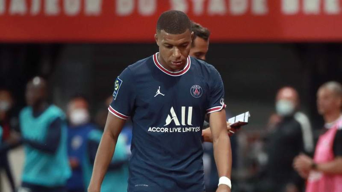 Mbappé, durante el último encuentro disputado por el club francés. CHRISTOPHE PETIT TESSON