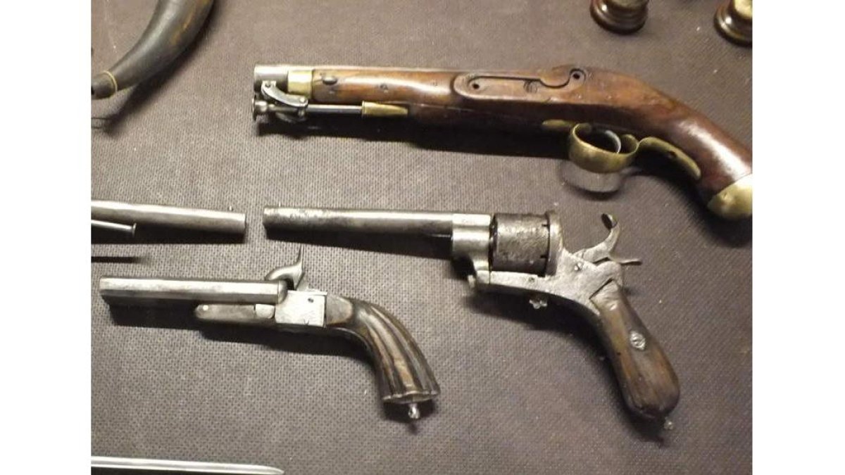 Armas de fuego de la colección del Marca ya restauradas.