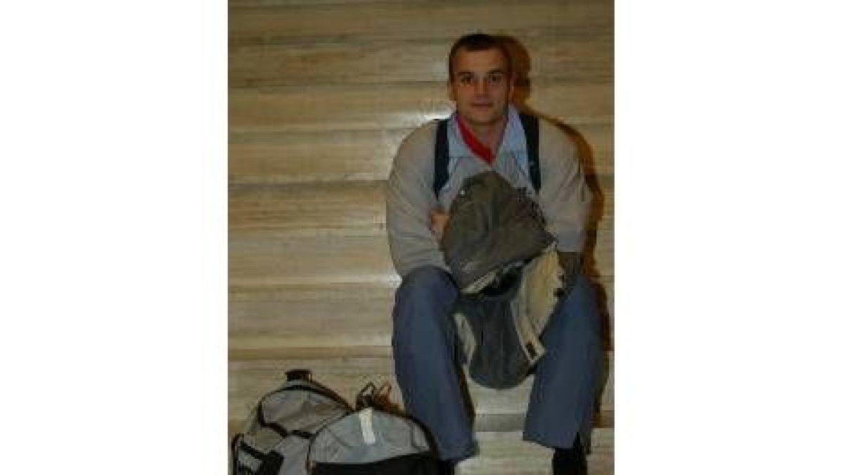 Zorman posa en el hotel en que se alojó ayer el equipo en Granollers