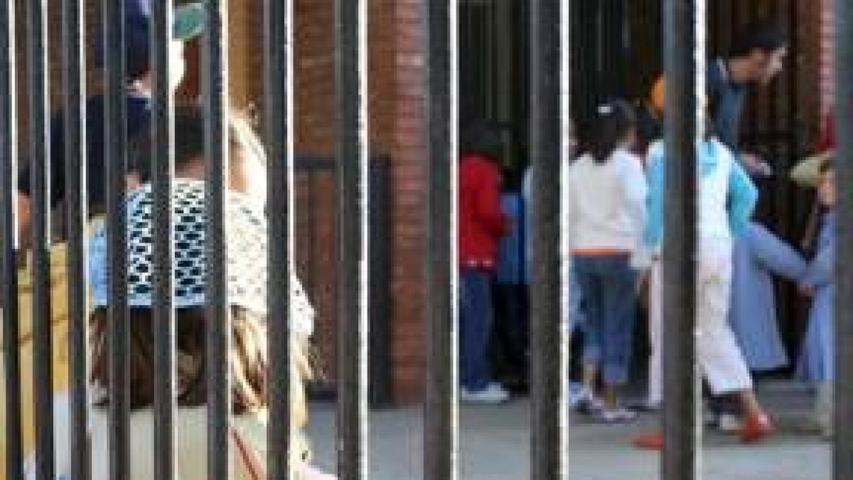 El programa de Madrugadores se desarrolla en los colegios de Villaobispo y Navatejera