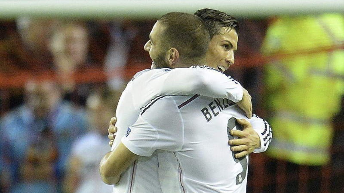 Benzema y Cristiano Ronaldo,los protagonistas del ‘ciclón’ blanco en Anfield.