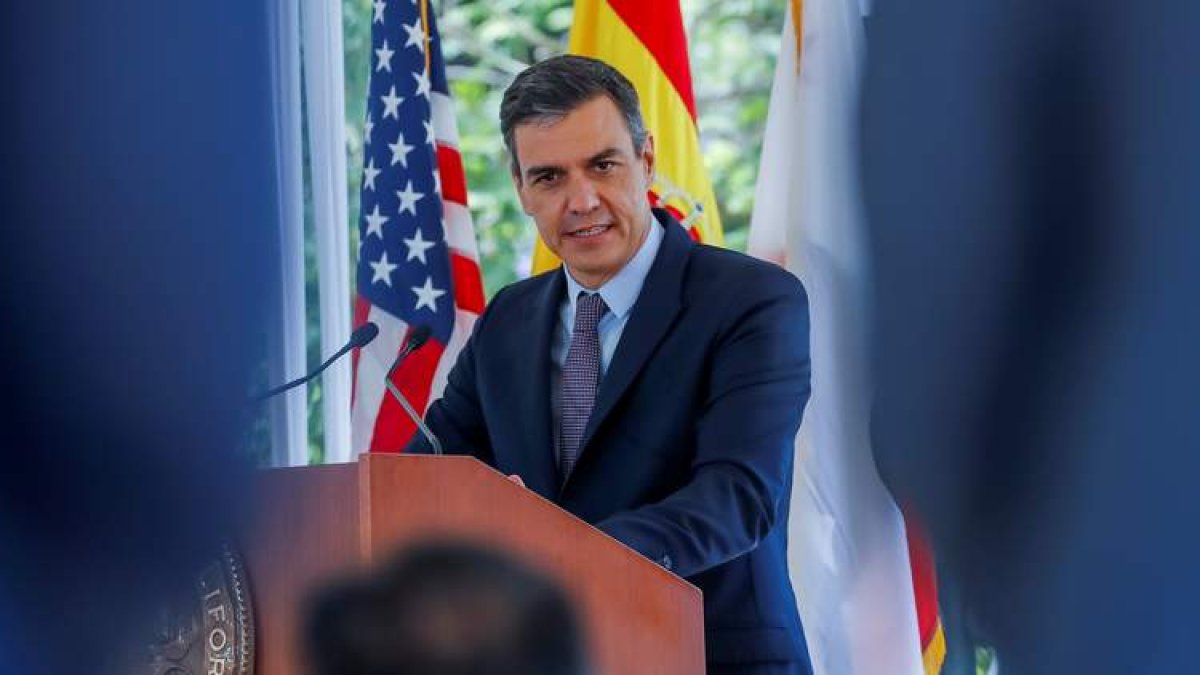 Pedro Sánchez durante una rueda de prensa en Madrid. JUANJO MARTÍN