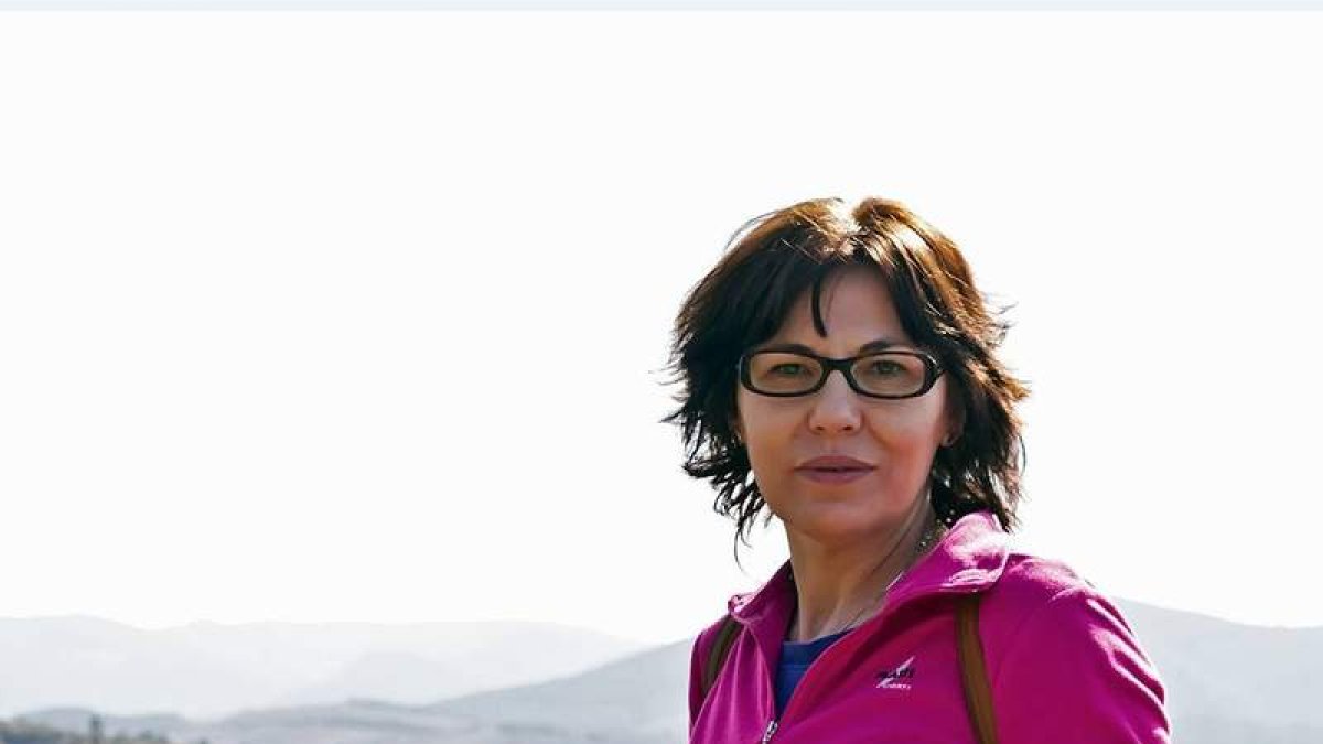 La escritora leonesa Esther Folgueral.