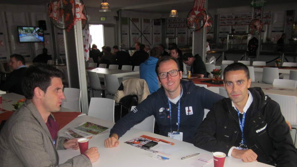 Momento de la reunión con el coordinador holandés de voluntariado.