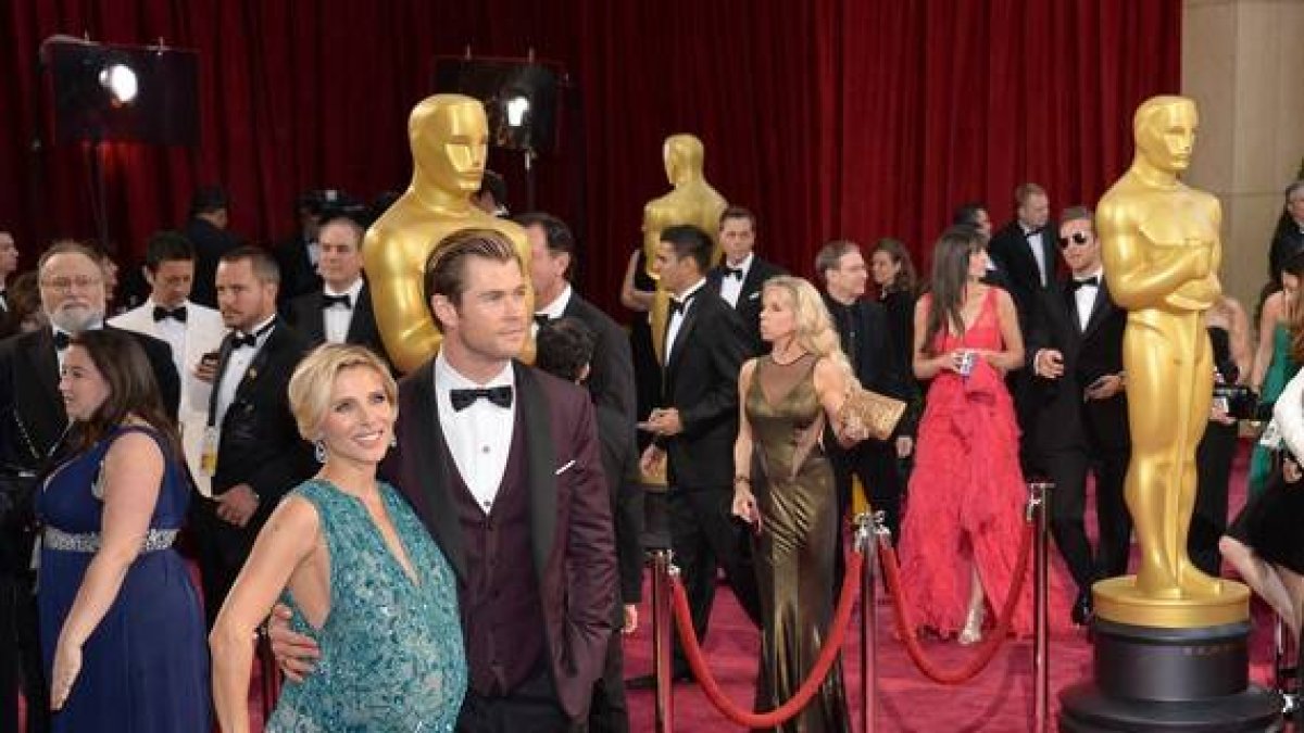 Elsa Pataky, embarazadísima, junto a su esposo, en la ceremonia de los Oscar.