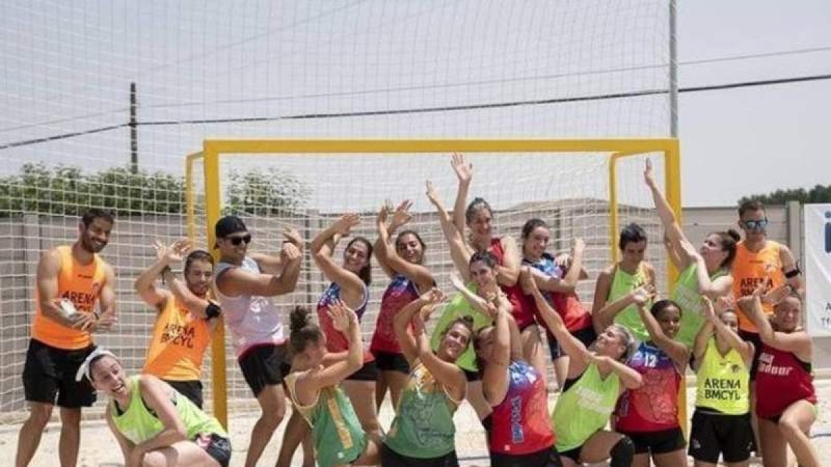 Los jugadores celebran una victoria en el torneo leonés. SONIA PÉREZ