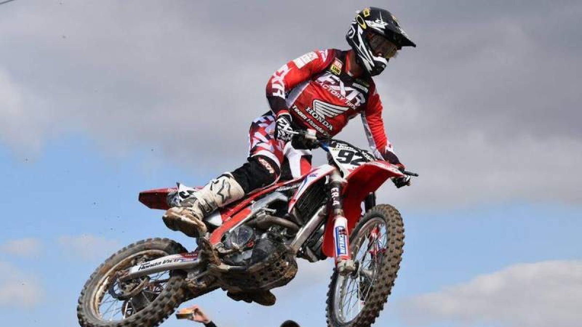 Ander Valentín intentará asegurarse su segundo peldaño del podio en la general de Élite MX1. DL