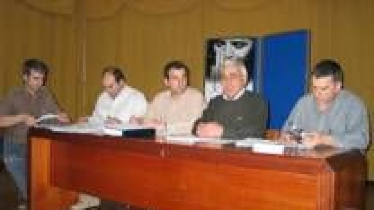 Algunos de los miembros de la junta directiva del Grupo de Acción Local Montaña de Riaño