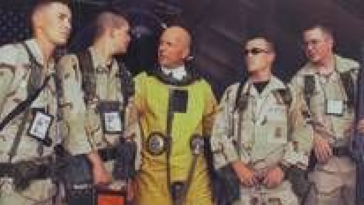 Bruce Willis visitó al ejército norteamericano en Irak para preparar esta película