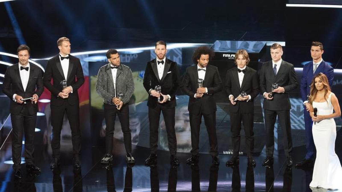 El equipo ideal de 2016 elegido por el sindicato de futbolistas. LEANZA