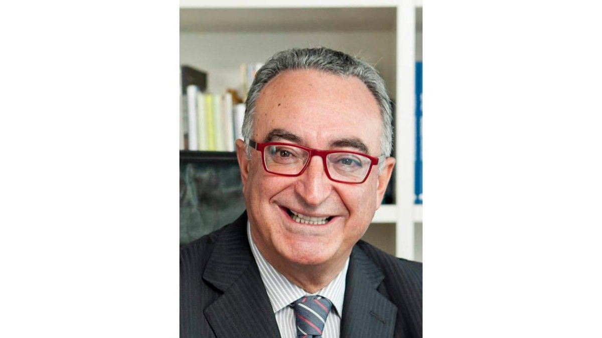 Javier Robles.