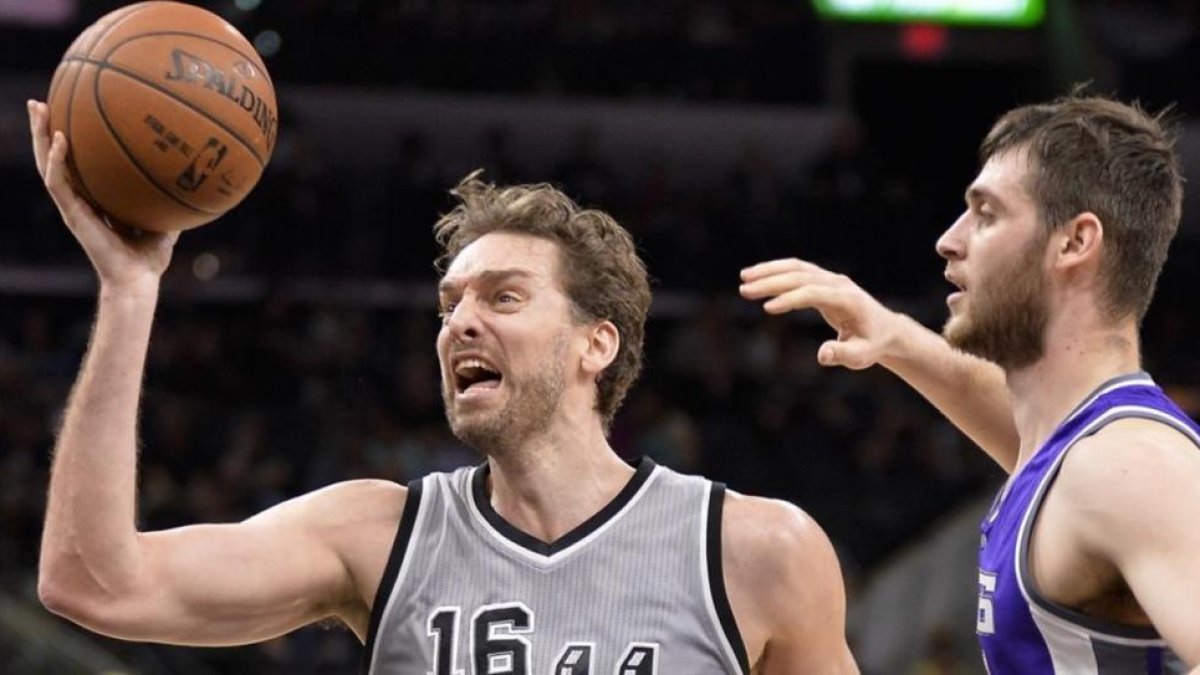 Pau Gasol durante el partido de los Spurs contra Sacramento Kings.