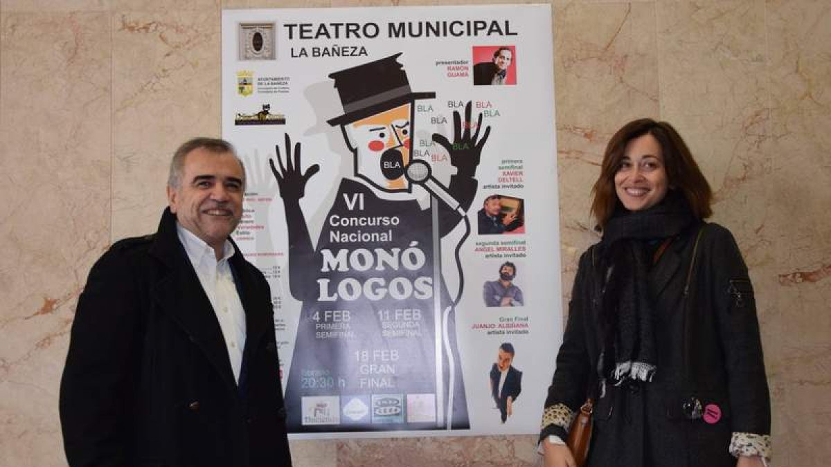 El alcalde, José Miguel Palazuelo, y la concejala de Cultura, Carmen Martínez. R. PRIETO
