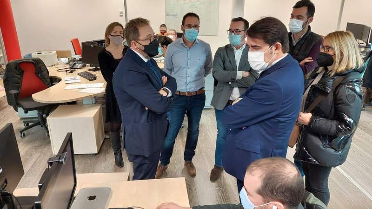 La candidatura del PP en la sede de Proconsi. DL