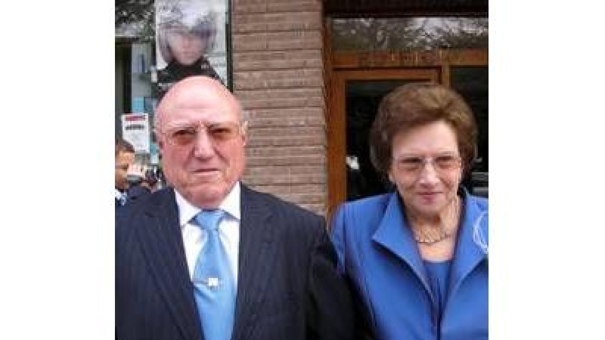 Felipe Sánchez junto a su esposa Antia Valladares