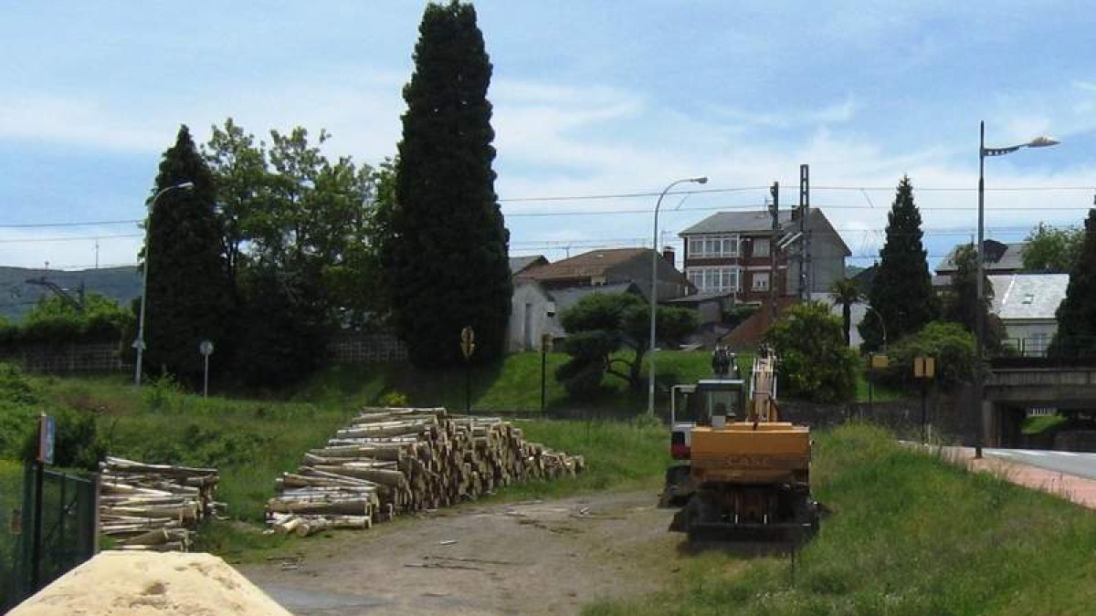 Las obras han comenzado en la zona del río Boeza. CEBRONES