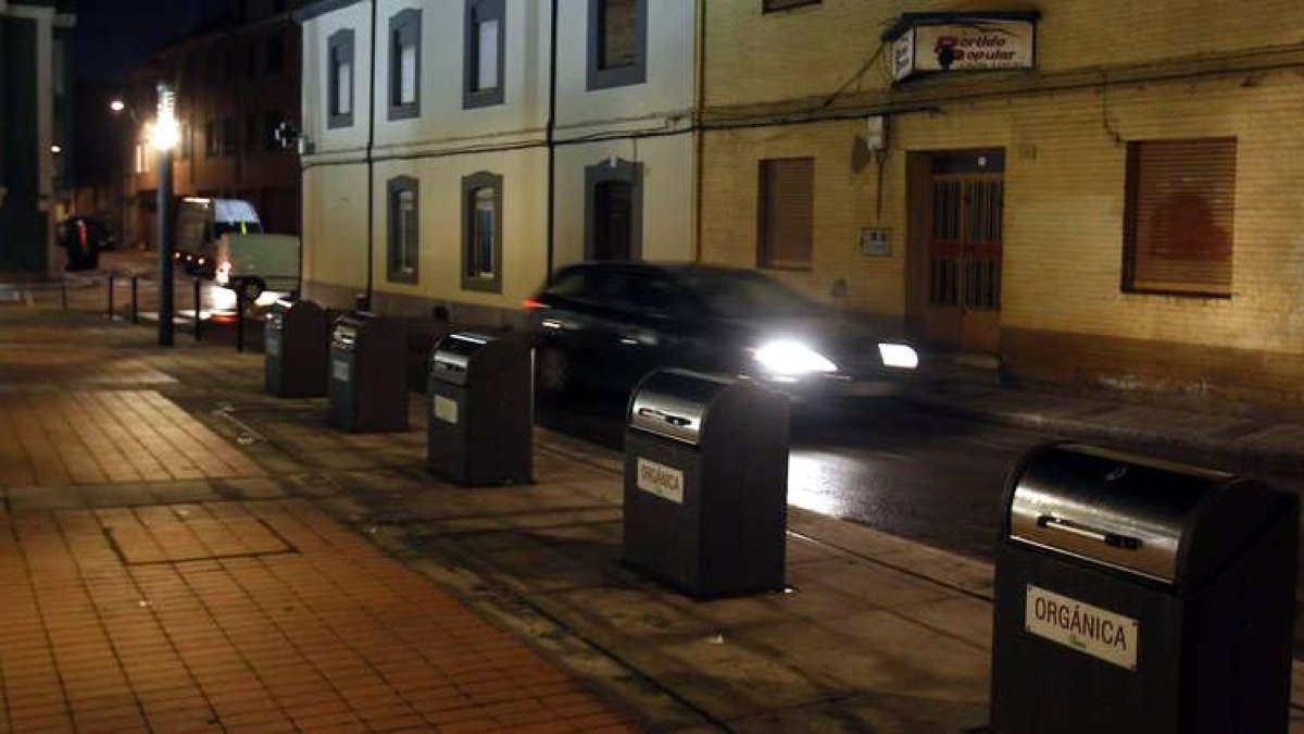 Contenedores de recogida neumática de residuos instalados en Trobajo del Camino.