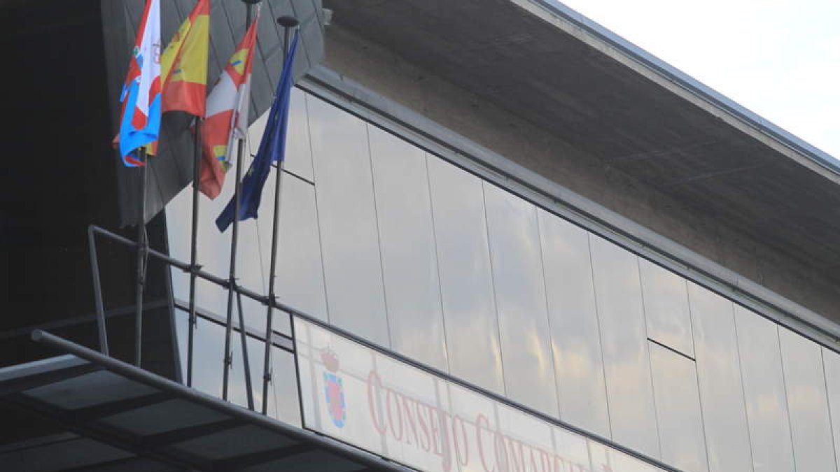 Imagen de archivo de la sede del Consejo Comarcal en el edificio Minero de Ponferrada. L. DE LA MATA
