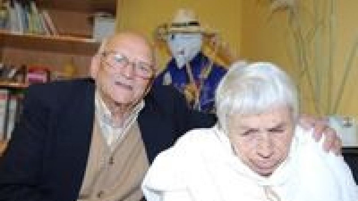 Manuel, junto a su esposa Basilia | Javier