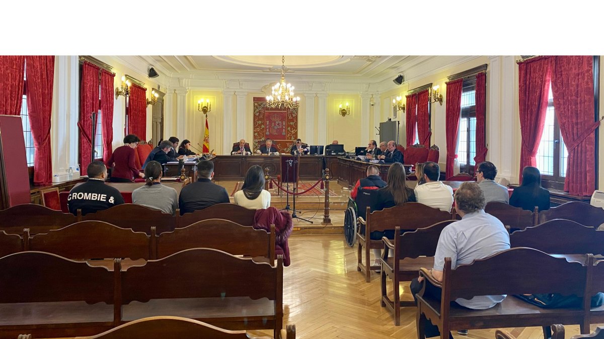 Un momento del juicio, celebrado esta mañana en la audiencia Provincial. MAZ