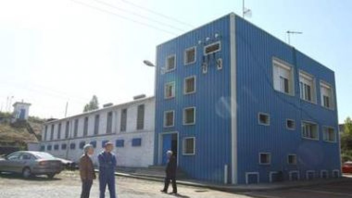 La imagen muestra las actuales instalaciones de la depuradora situada en Cubillos del Sil.
