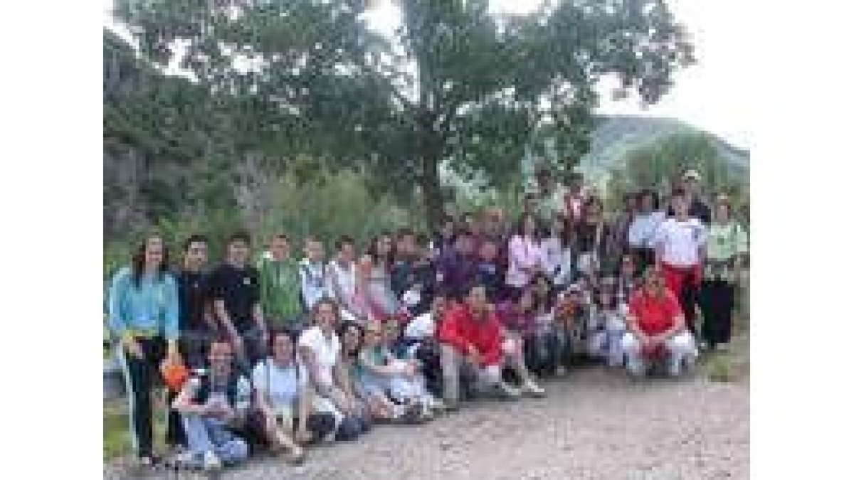 El grupo descansa en el paraje La Gretosa de La Pola