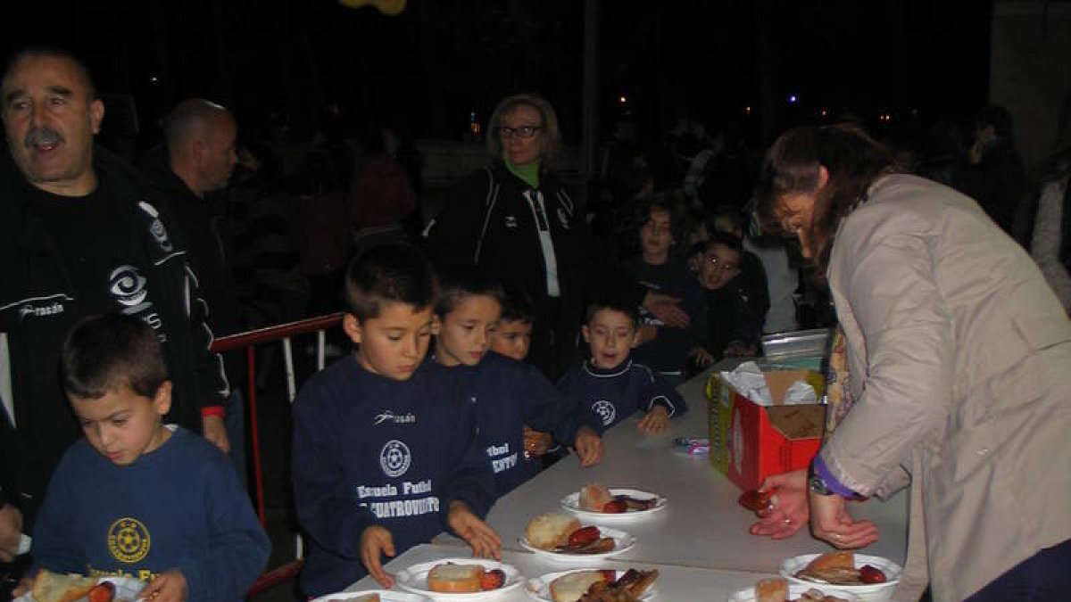 El Club Deportivo Cuatrovientos celebró su tradicional magosto.
