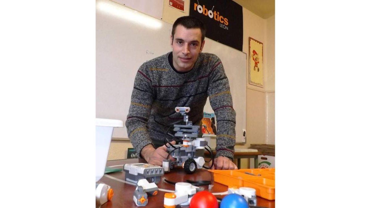 Jorge Pérez, profesor de Robótica y director de Robotics León.